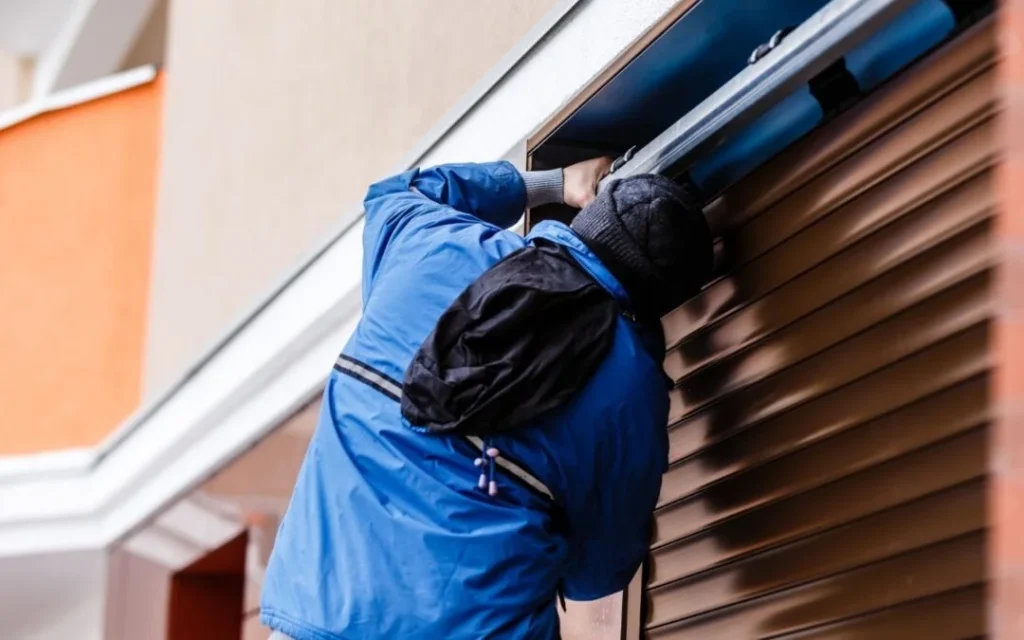 mantener persianas - Persianas Barcelona Instalación Reparación de Locales y Comercios