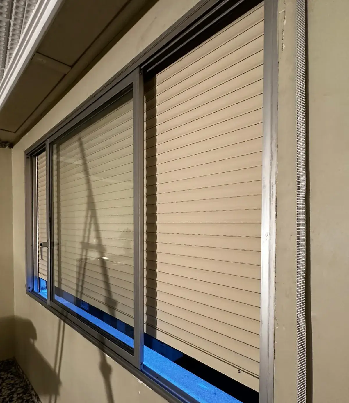 ¿Cuáles son las opciones de motorización de persianas más efectivas? instalacion de persianas domesticas son mas populares en Barcelona 1 - ¿Cuáles son las opciones de motorización de persianas más efectivas?