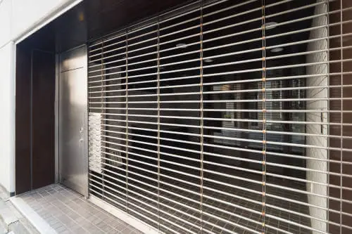 Que tipos de persianas ofrecen mas seguridad para comercios - Arreglar Reparacion Persianas Alicante